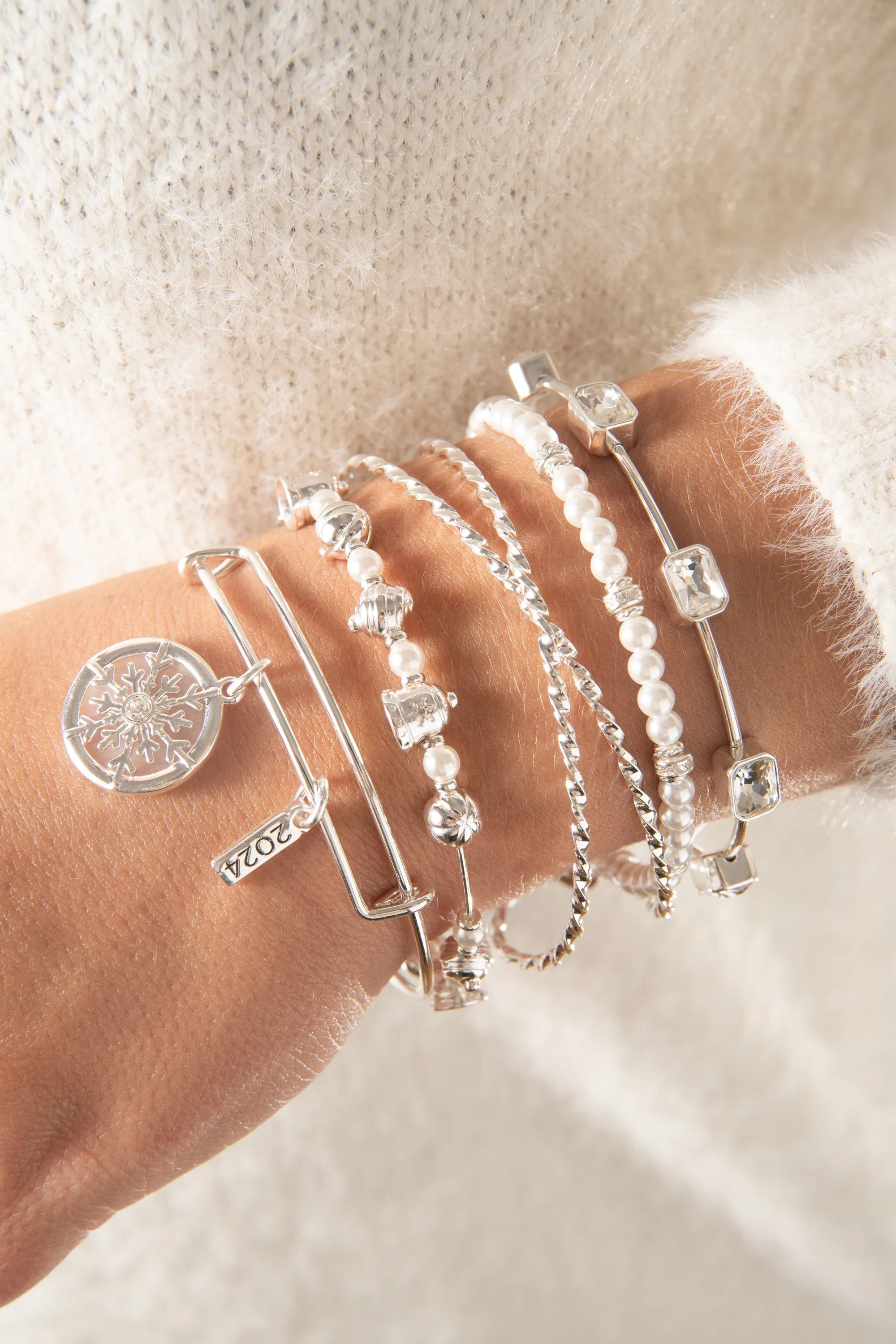 2024 Frosted Snowflake Charm Bangle