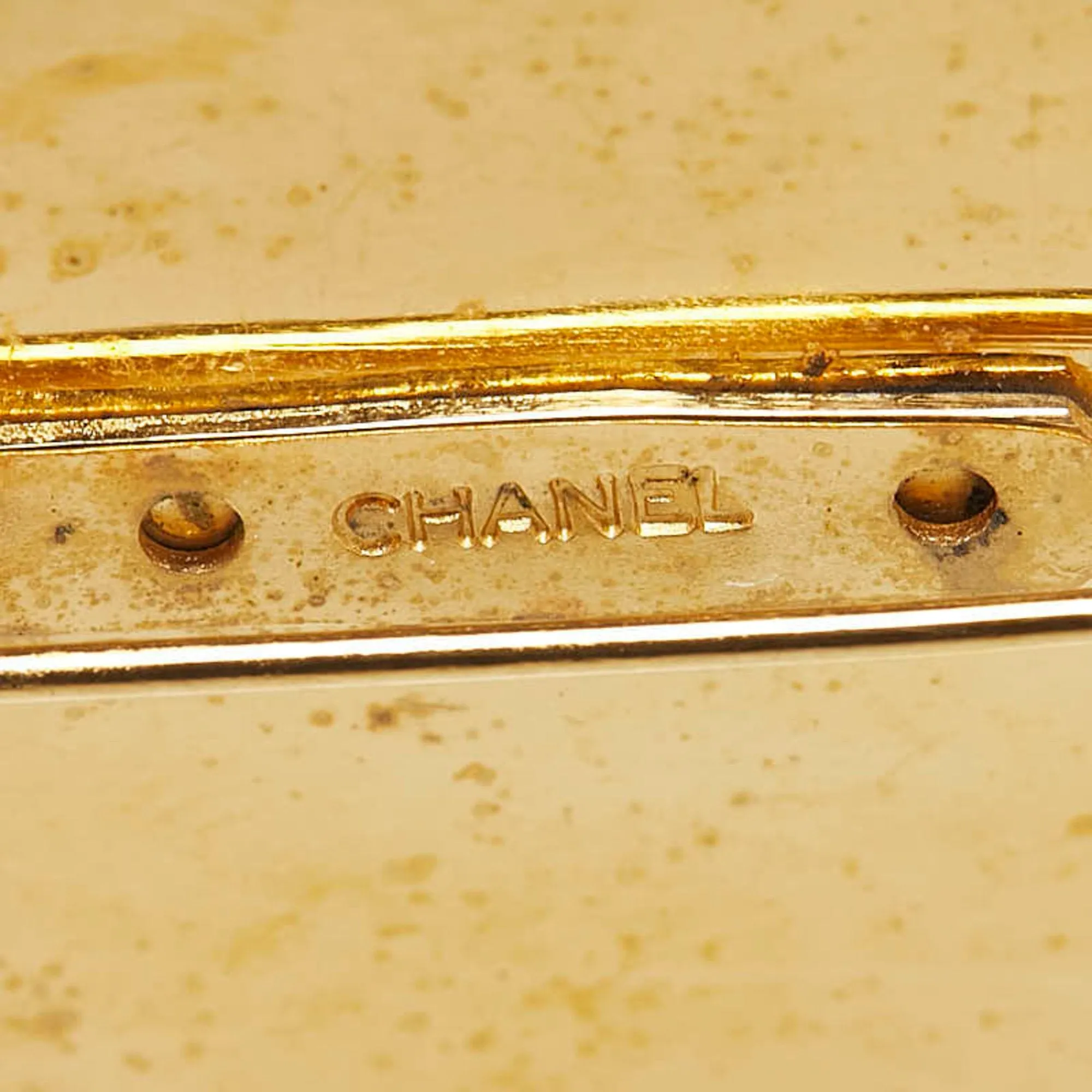 Chanel gold Brooch (Pre-Owned)