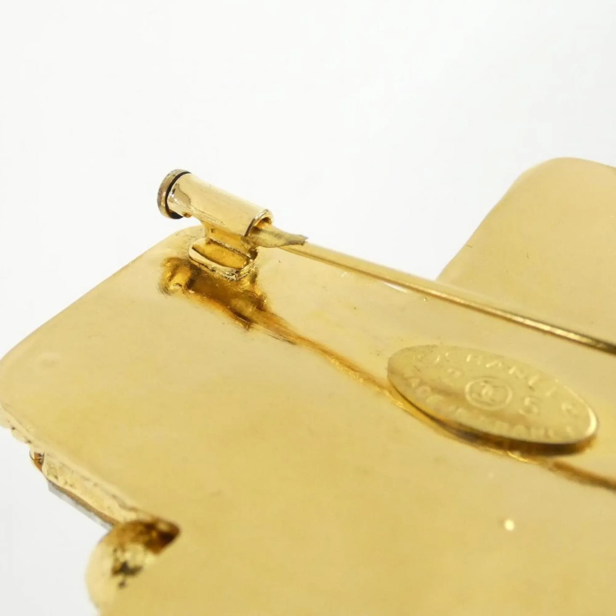 Chanel gold  Color Brooch (Pre-Owned)