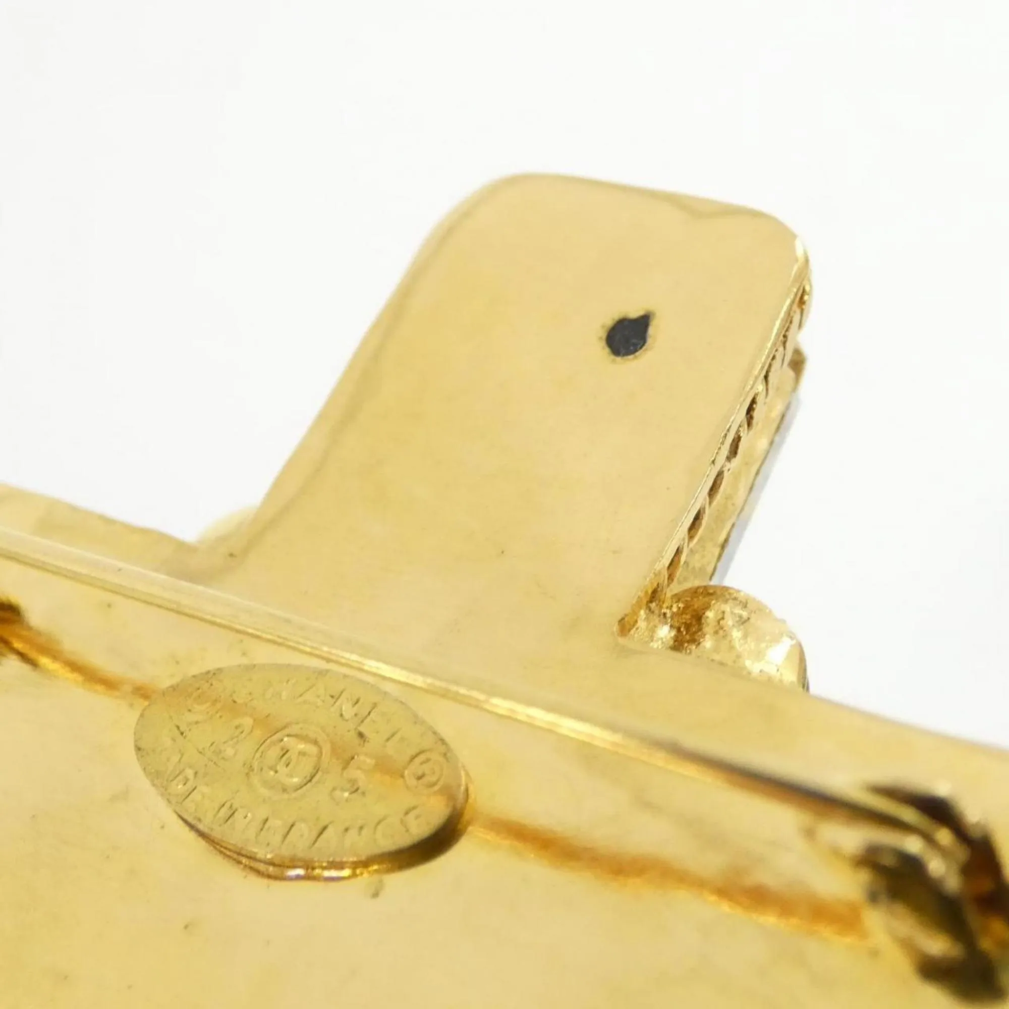 Chanel gold  Color Brooch (Pre-Owned)