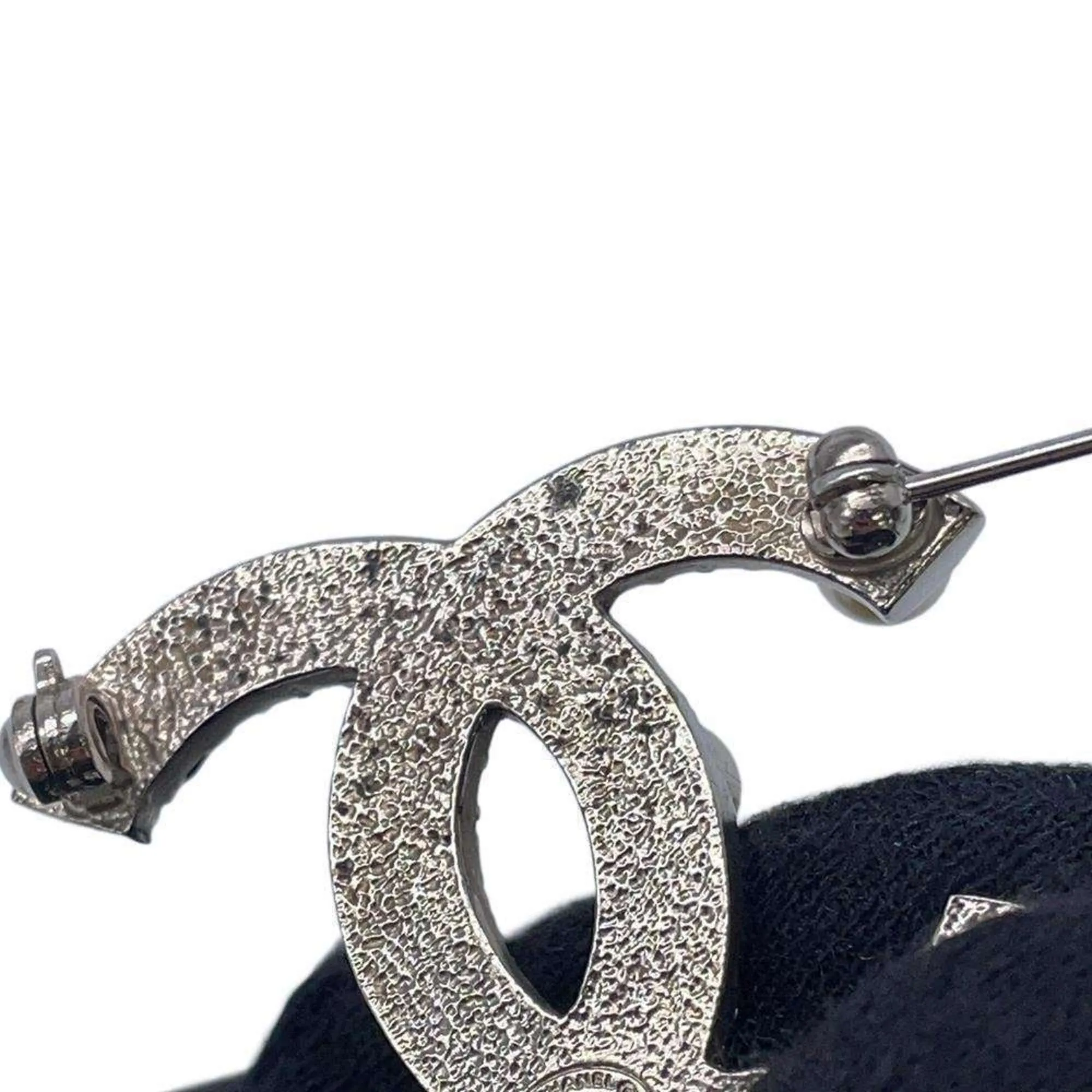 Chanel Metal Brooch (Pre-Owned)