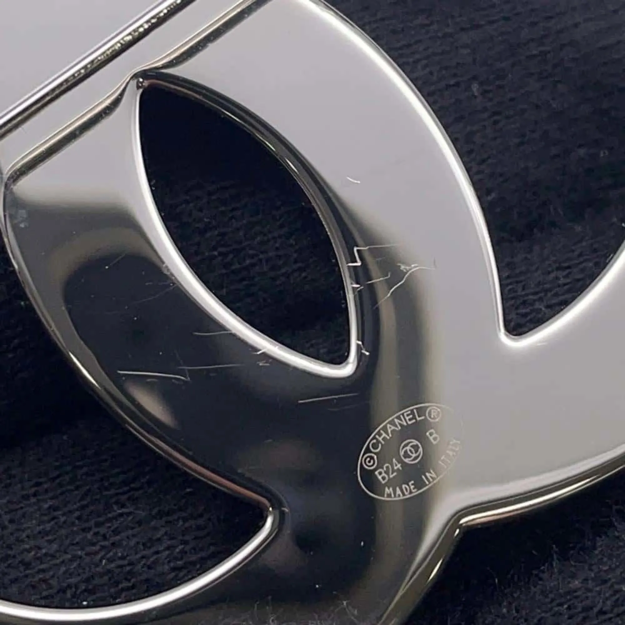 Chanel Metal Brooch (Pre-Owned)