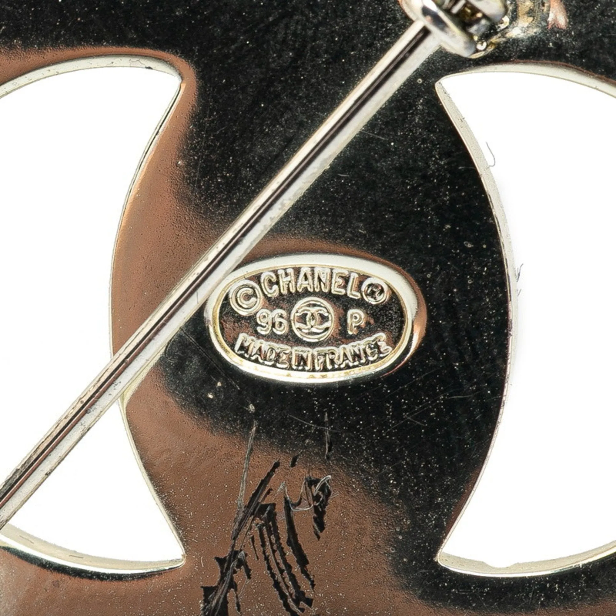 Chanel Metal Brooch (Pre-Owned)
