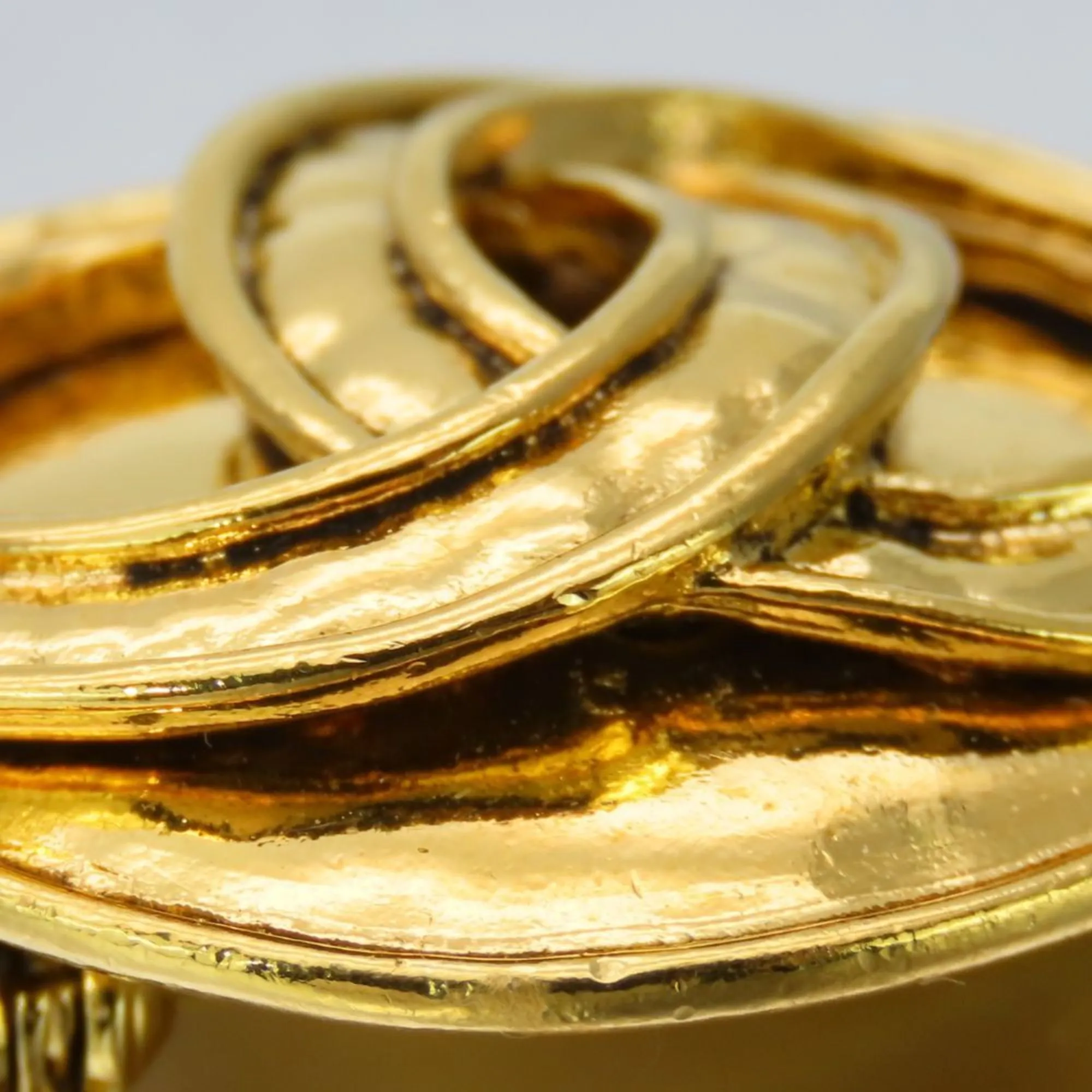 Chanel Metal Brooch (Pre-Owned)