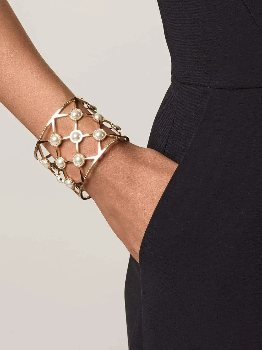 Elizabeth Wide Pearl Cuff