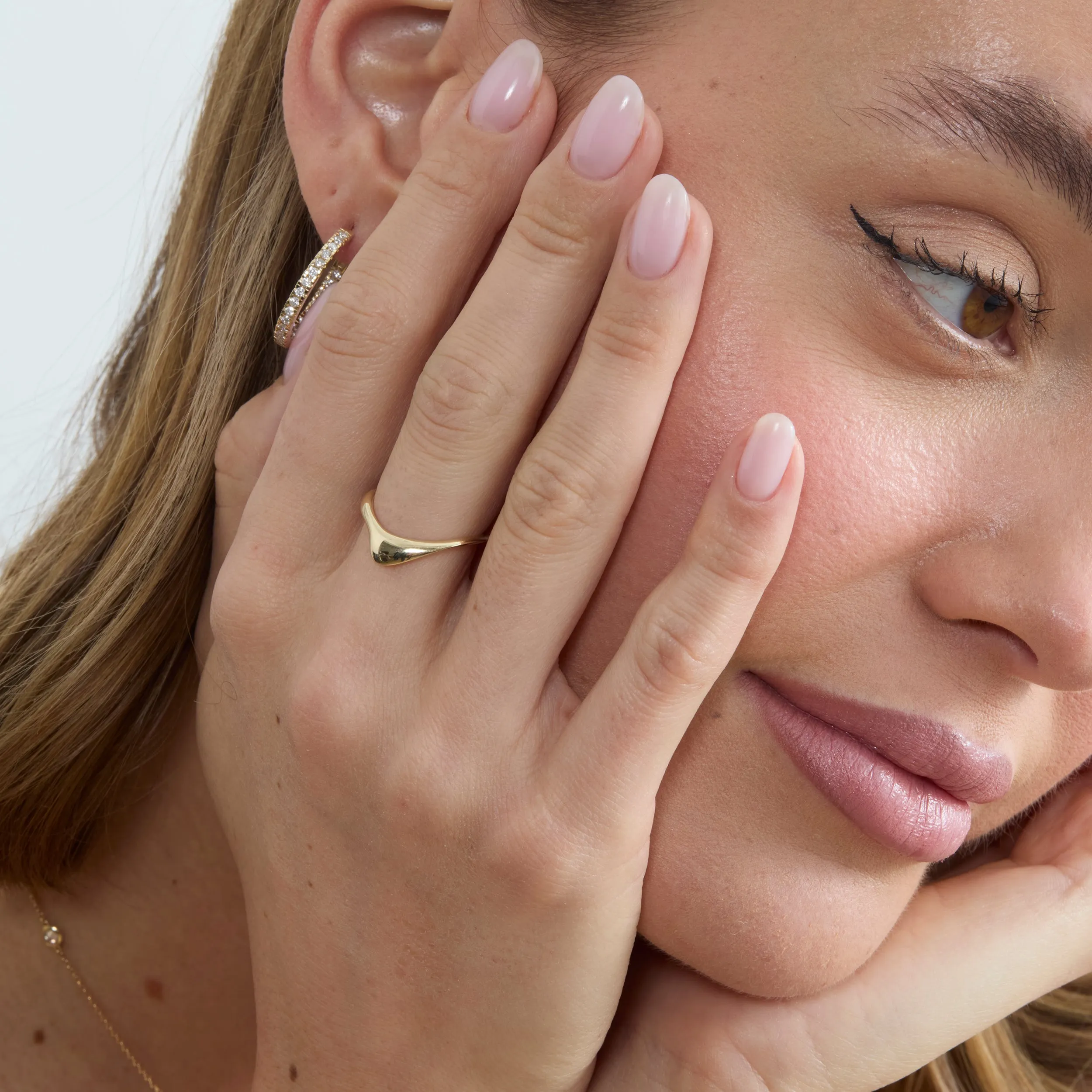 Gold Curved Round Pointed Ring, Amelie SARAHELISE