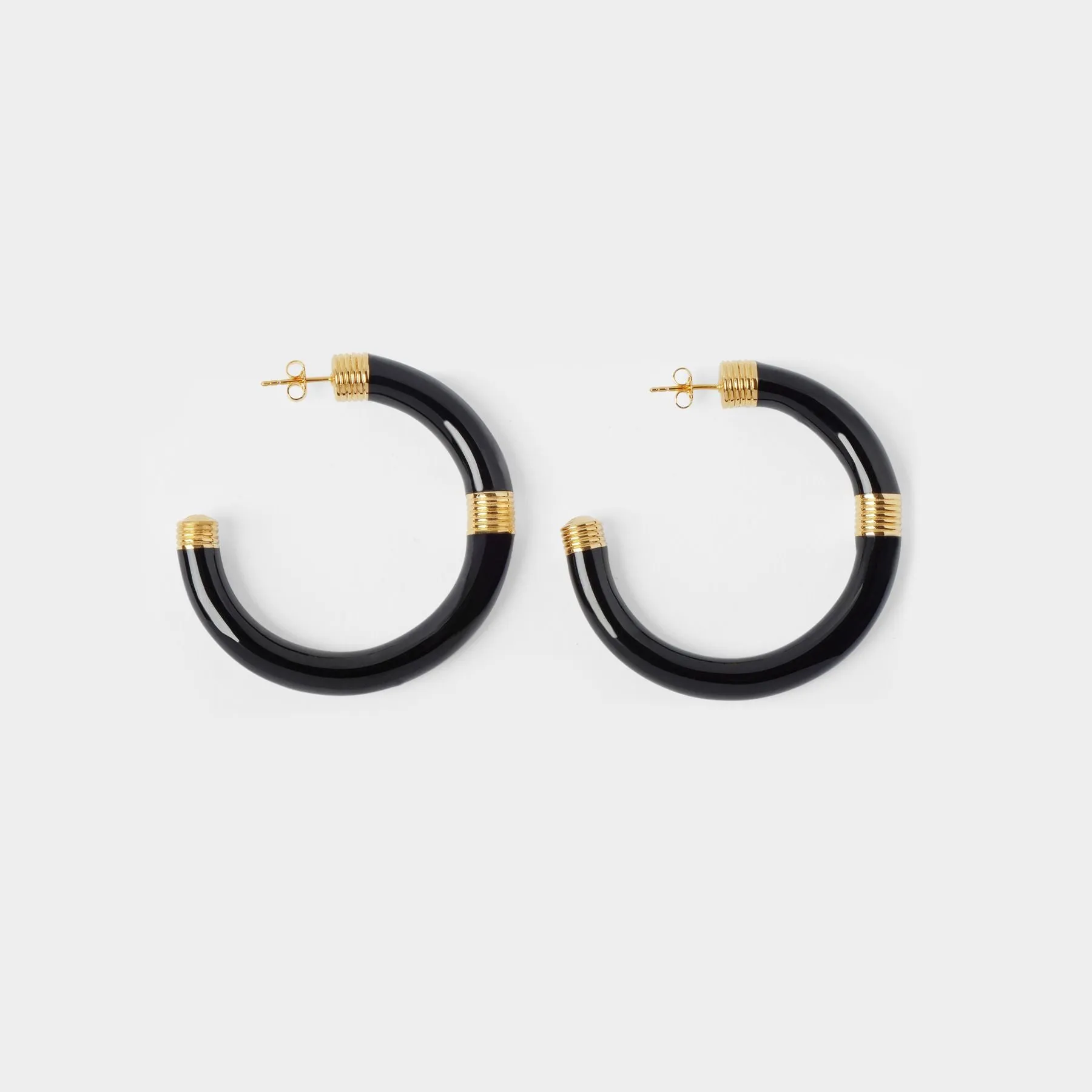 Katt Bracelets in Black Metal