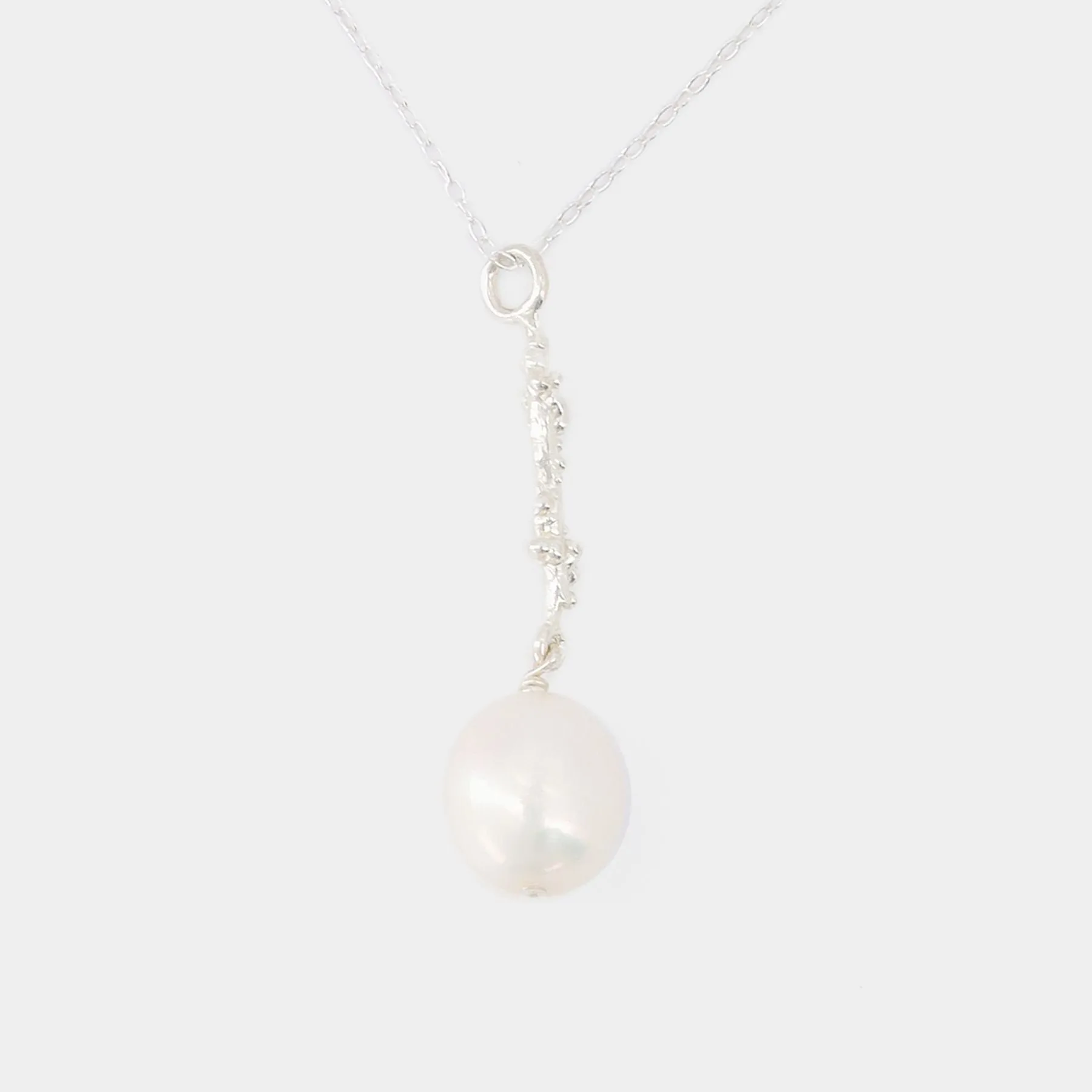 Lustre of the moon Necklace in Silver