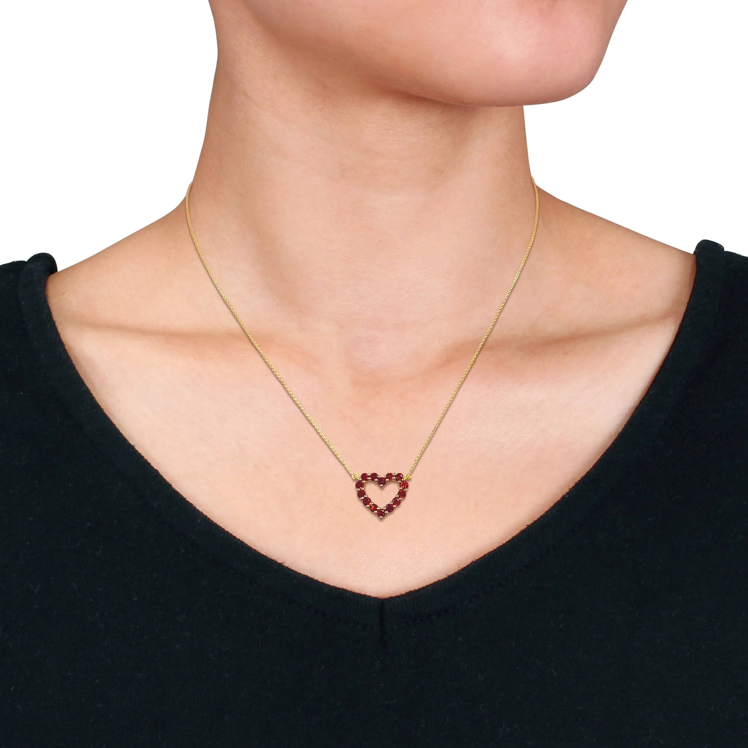 Mimi & Max 2 3/8ct TGW Garnet Open Heart 2-Pc Jewelry Set 10k Yellow Gold