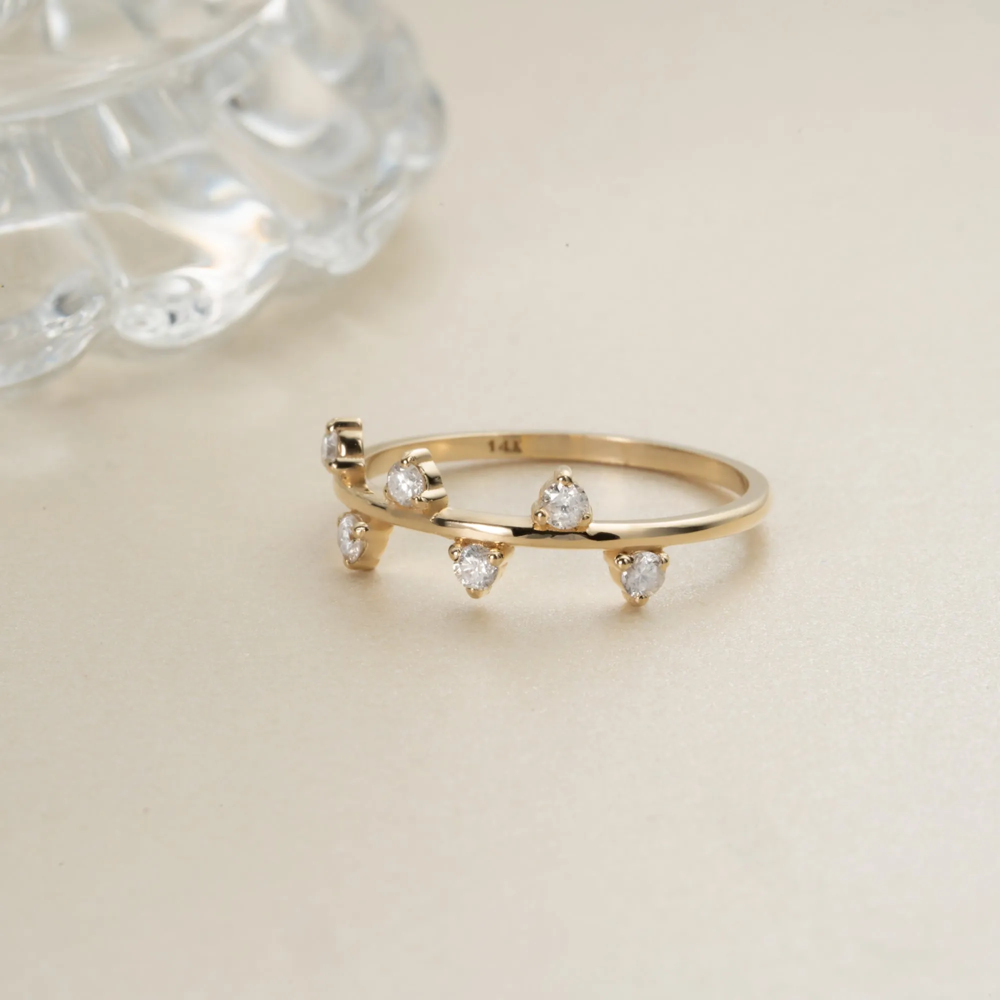 Natural Diamond Zigzag Ring, Della SARAHELISE