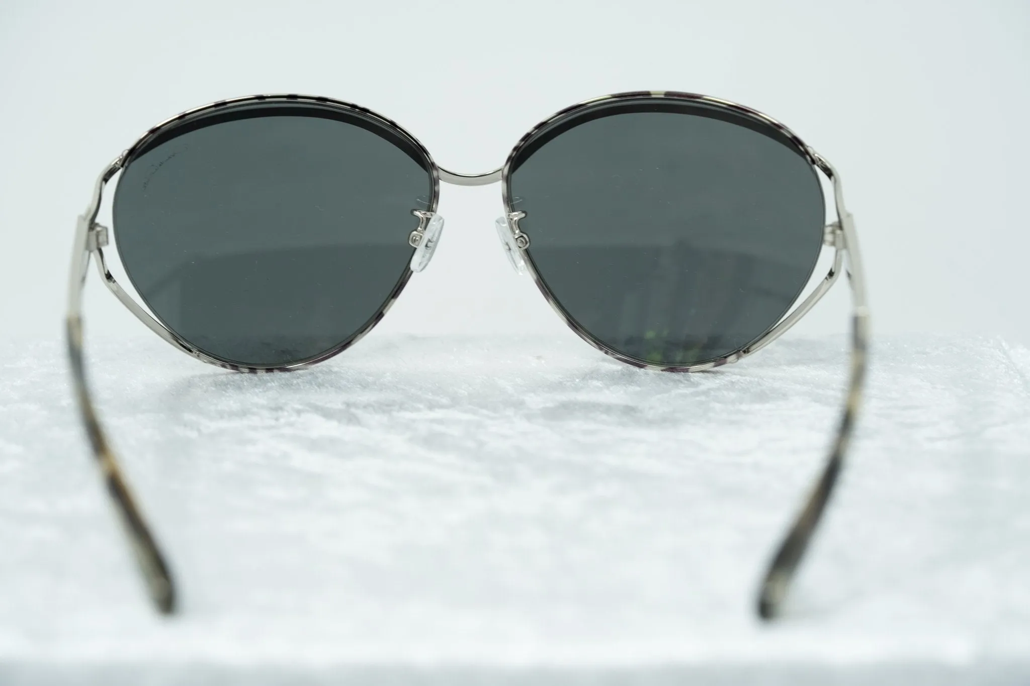 Oscar De La Renta Sunglasses Oval Black White and Grey