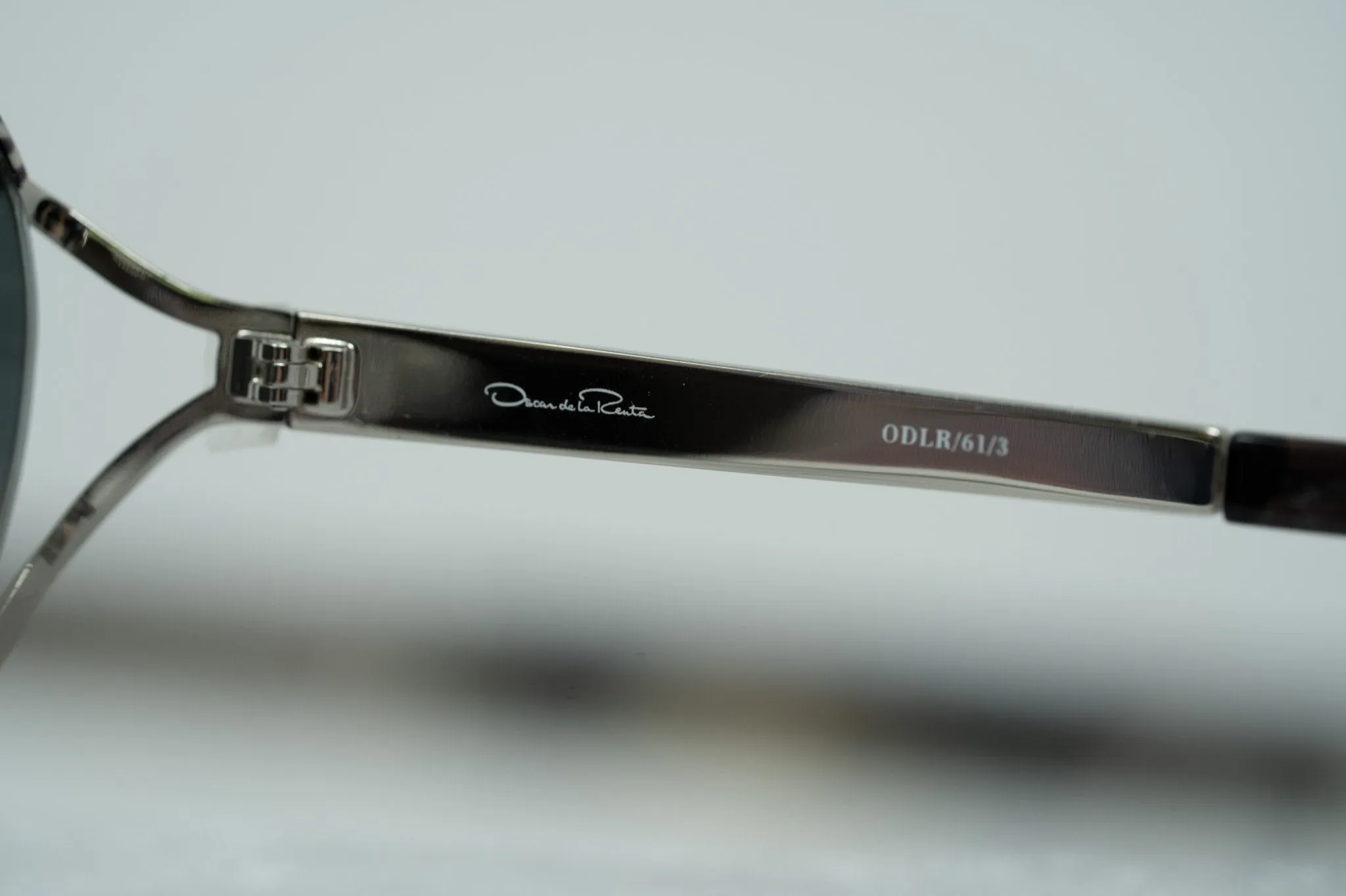 Oscar De La Renta Sunglasses Oval Black White and Grey