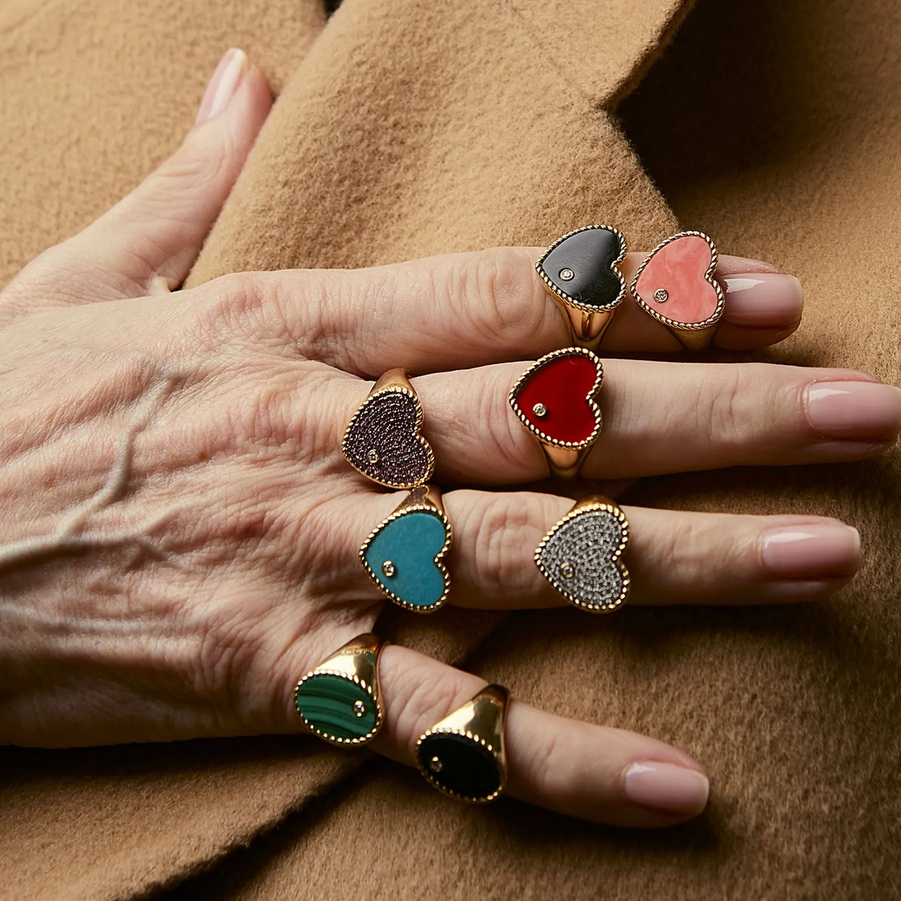 Oval Signet Ring - Mother of pearl and gold