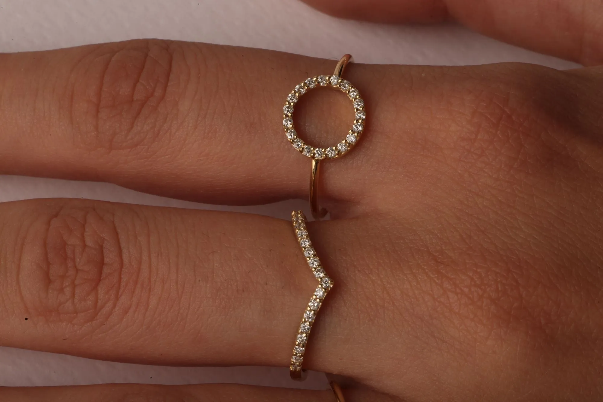 Pave V Band 18K White Gold Ring w. Diamonds